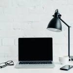 Ordnungsberaterin - Schreibtisch leer